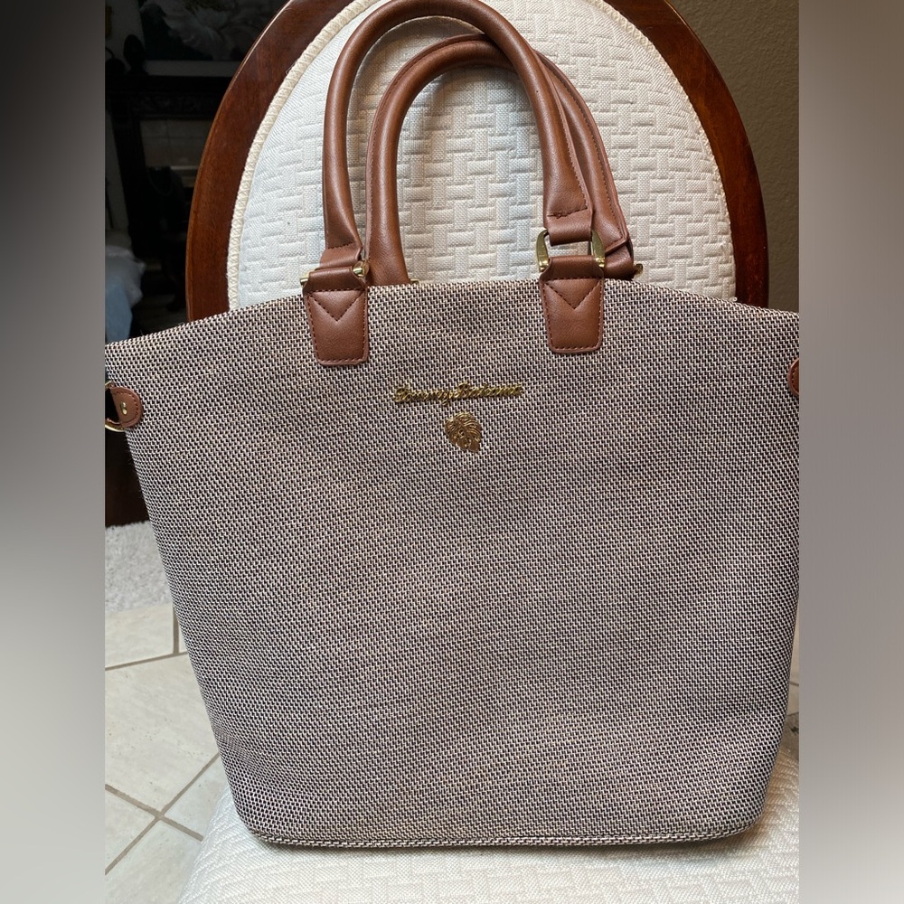Tommy Bahama bucket purse, condition is new brown, and gold with leather straps